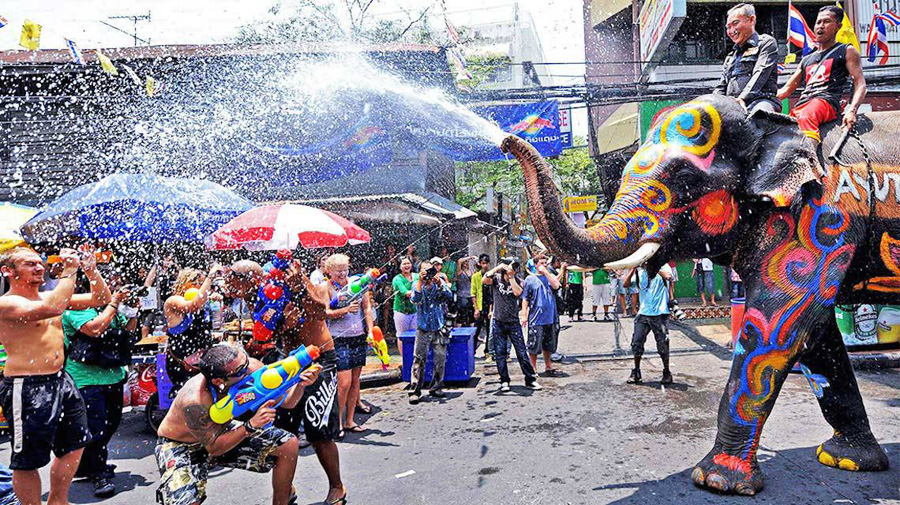 aleenta-Songkran_Water_Festival - Travel And Tour World