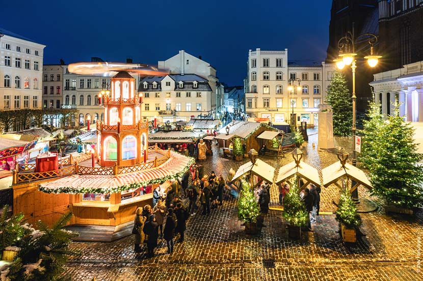 Weihnachtsmarkt Schwerin Winter Schnee Marktplatz Weihnachtsstan - Travel And Tour World